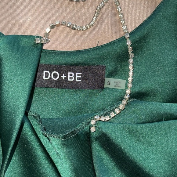 DO+BE Emerald Satin Camisole Rhinestone Spaghetti Strap Gorgeous Jewel Tone Cami - Picture 9 of 15